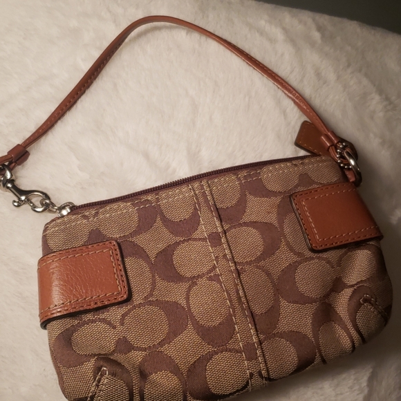 Small Authentic Coach Wristlet - Picture 3 of 4